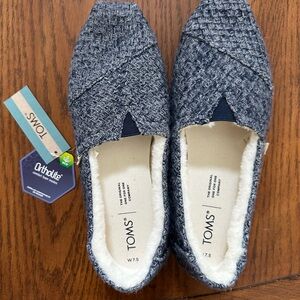 TOMS Women's Textured Black Slip-On Flats